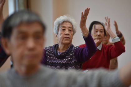 China vai intensificar esforços para fornecer melhores cuidados aos idosos